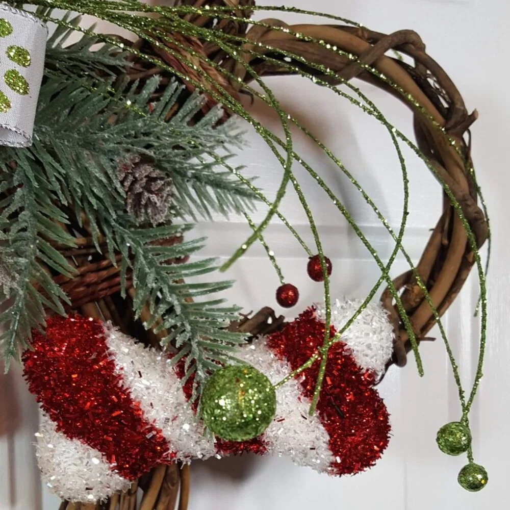 Holiday Dog Wreath, Holiday Dog Paw‎ Wreath, Christmas Grapevine Dog Wreath